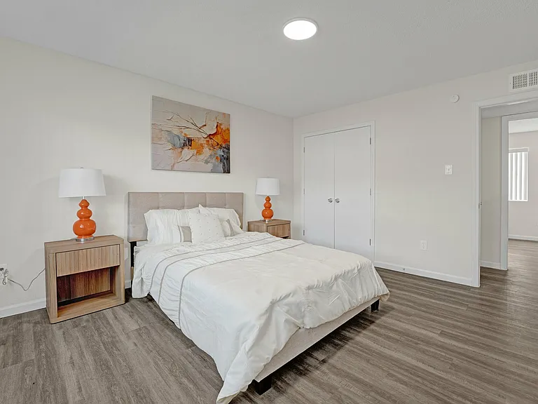 Emberly Apartments — Photo 18