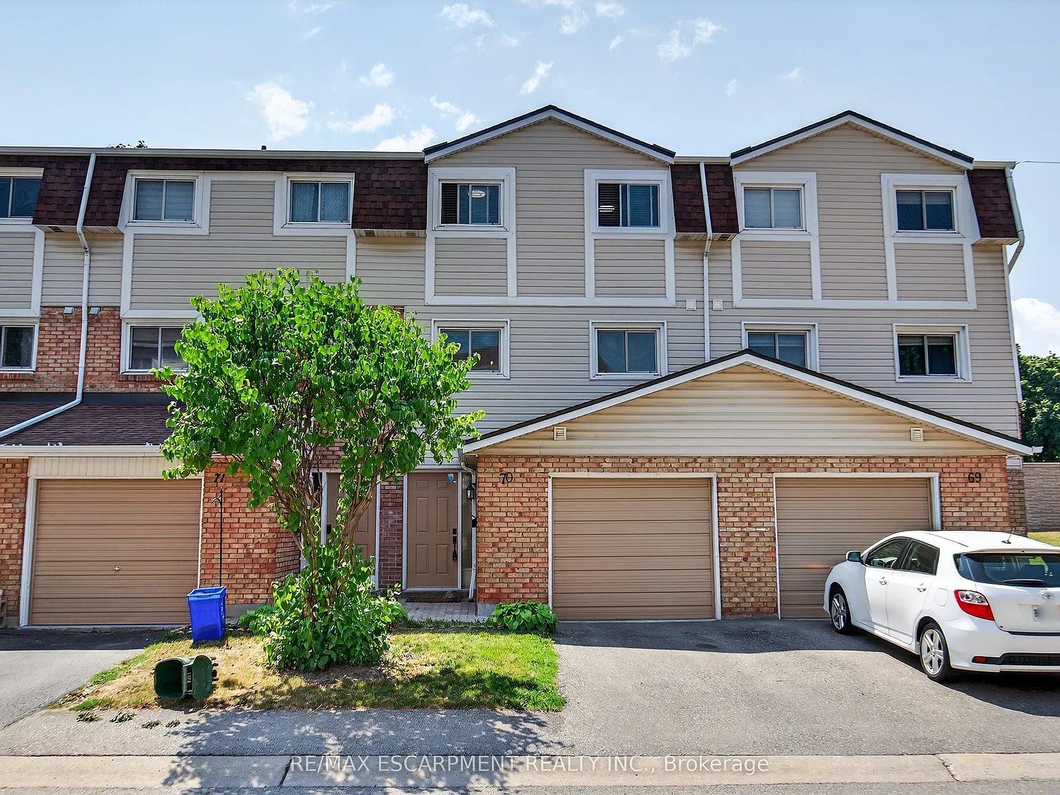3 bed, $2,900 — Photo 1