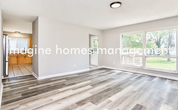 306 Oakfield Dr — Photo 3