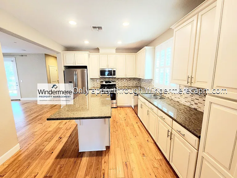 1563 Parkside Way — Photo 6