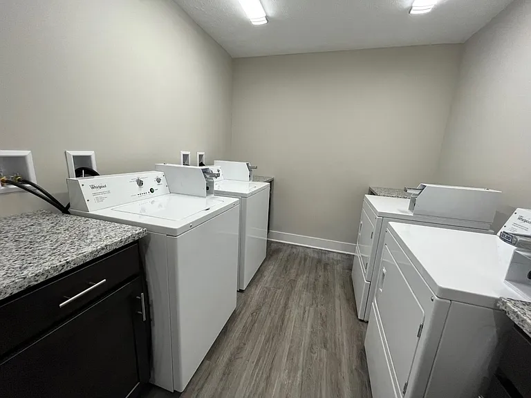 4001 Holdrege St — Photo 26