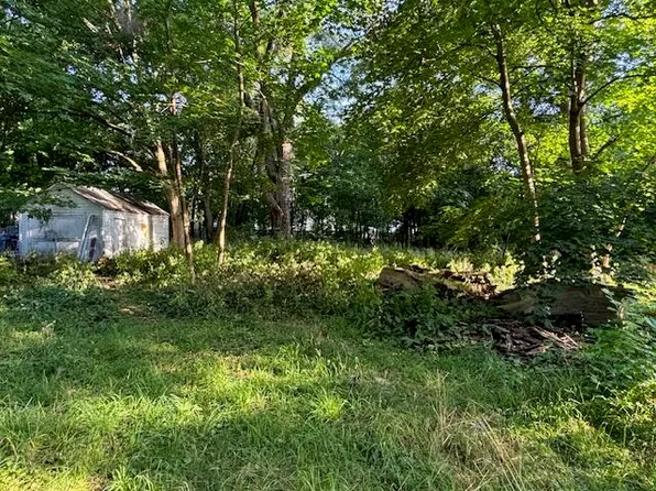 945 Petrie Ave, Muskegon, MI 49441