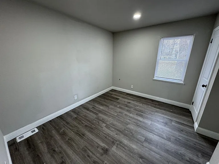 2301 Scott St — Photo 11