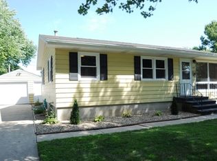 1045 25th St, Marion, IA 52302