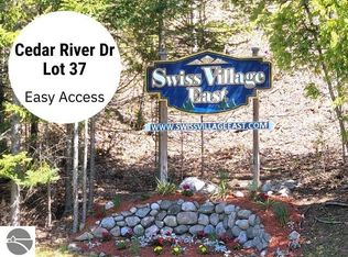 37 Cedar River Dr, Bellaire, MI 49615