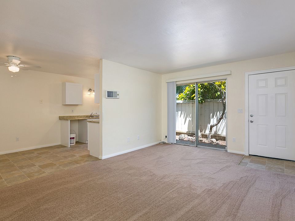 1st image of 1562 Altadena Ave APT B
