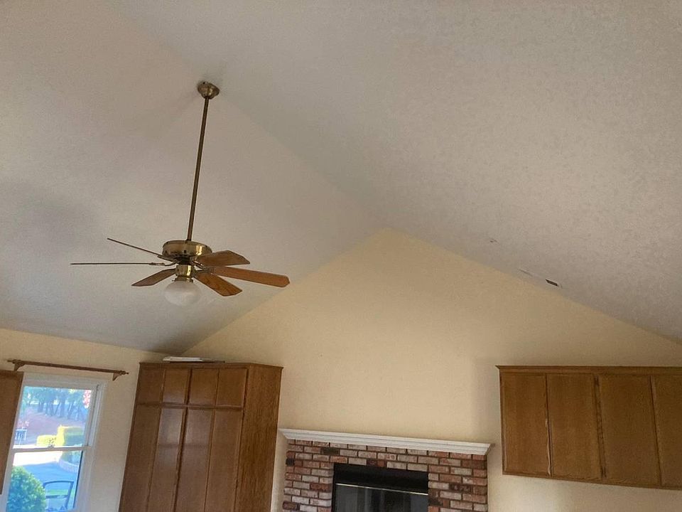 15' cieling in master