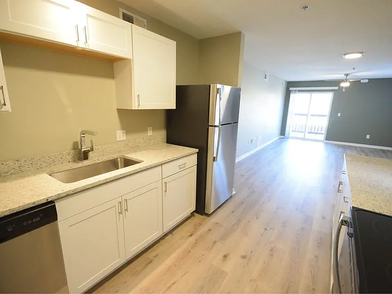 1150 E 51st St #2C — Photo 11