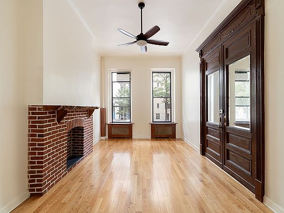 5th image of 24 W 96th St