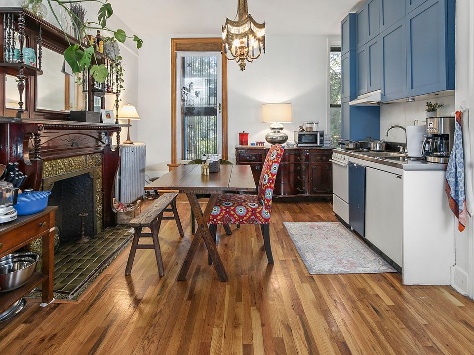 1st image of 637 Putnam Ave #1