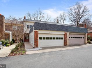 1018 Moorefield Hill Pl SW, Vienna, VA 22180