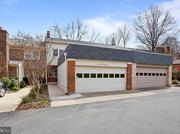 1018 Moorefield Hill Pl SW, Vienna, VA 22180