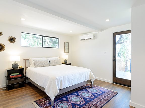 4th image of 2092 Roselin Pl