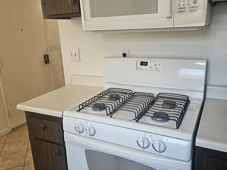 2301 Corinto Ct — Photo 15