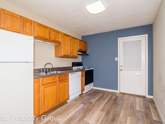 3rd image of 402 Lawrence Pl APT A