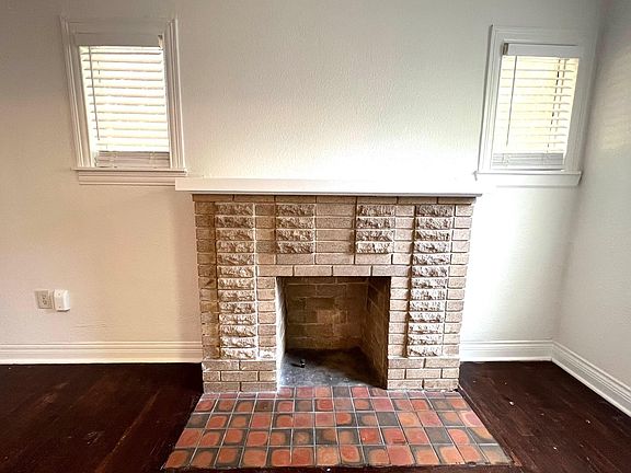 3rd image of 802 Rockwood St