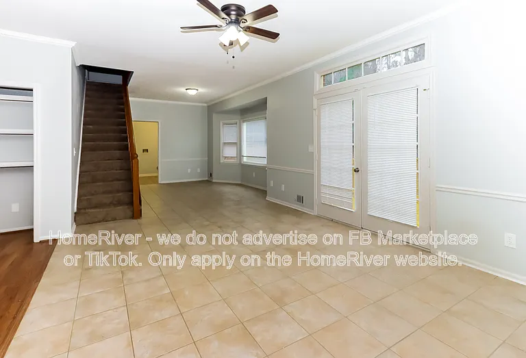 206 Leigh Dr — Photo 3