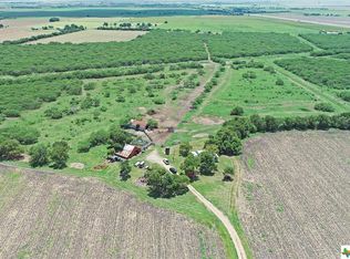 112 Menke Rd, Victoria, TX 77905