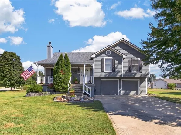 101 SW Drew Ln, Lees Summit, MO 64081