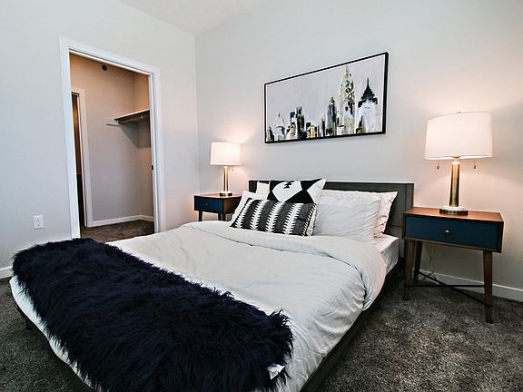 5th image of 4800 Holdrege St #321
