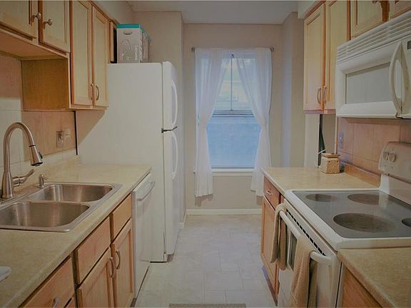 4th image of 232 NE Bayview Dr