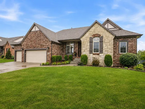 2249 N Stonegate Cir, Andover, KS 67002
