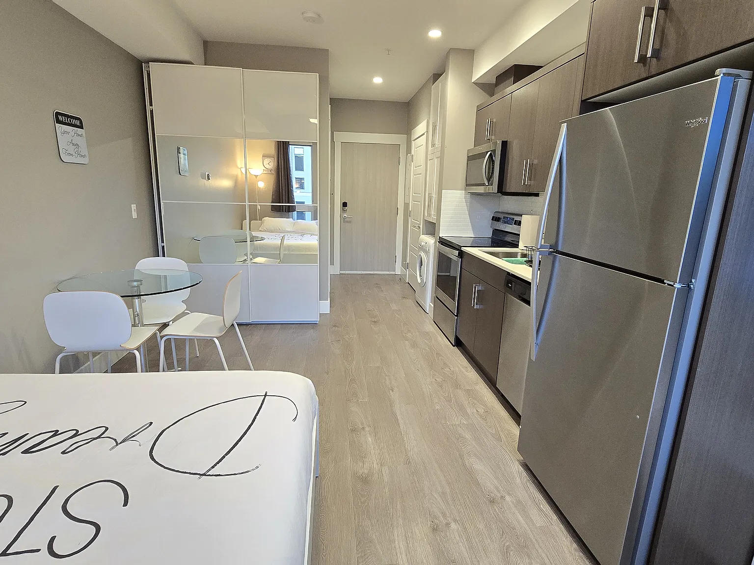 Studio, 350 sqft, $1,600 — Photo 3