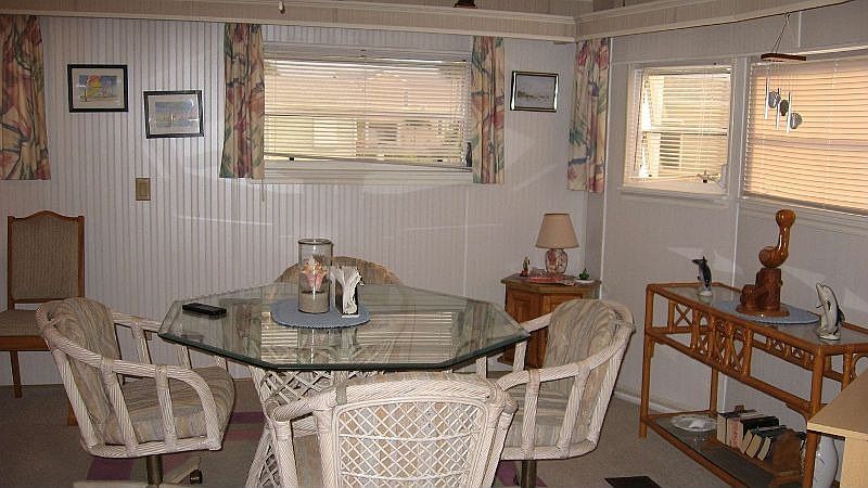 2nd image of 1015 Nettles Blvd