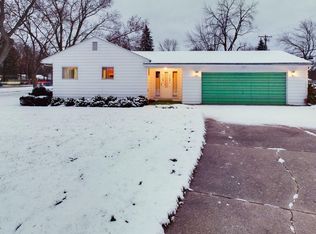 3071 Airport Rd, Waterford, MI 48329