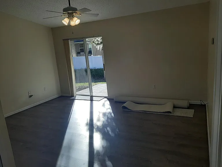 4670 Spruce Creek Rd — Photo 8