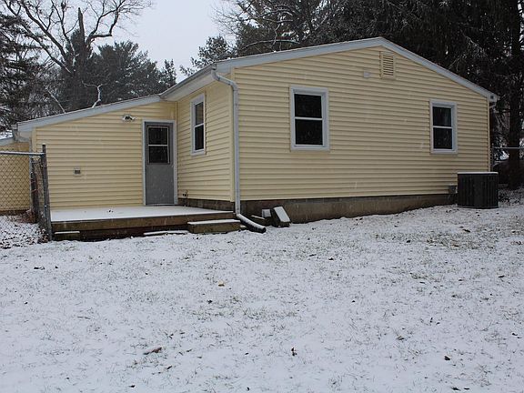 2nd image of 3915 Potters Hollow Dr