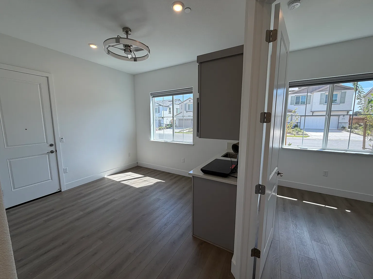 1 bed, 450 sqft, $1,500 — Photo 4