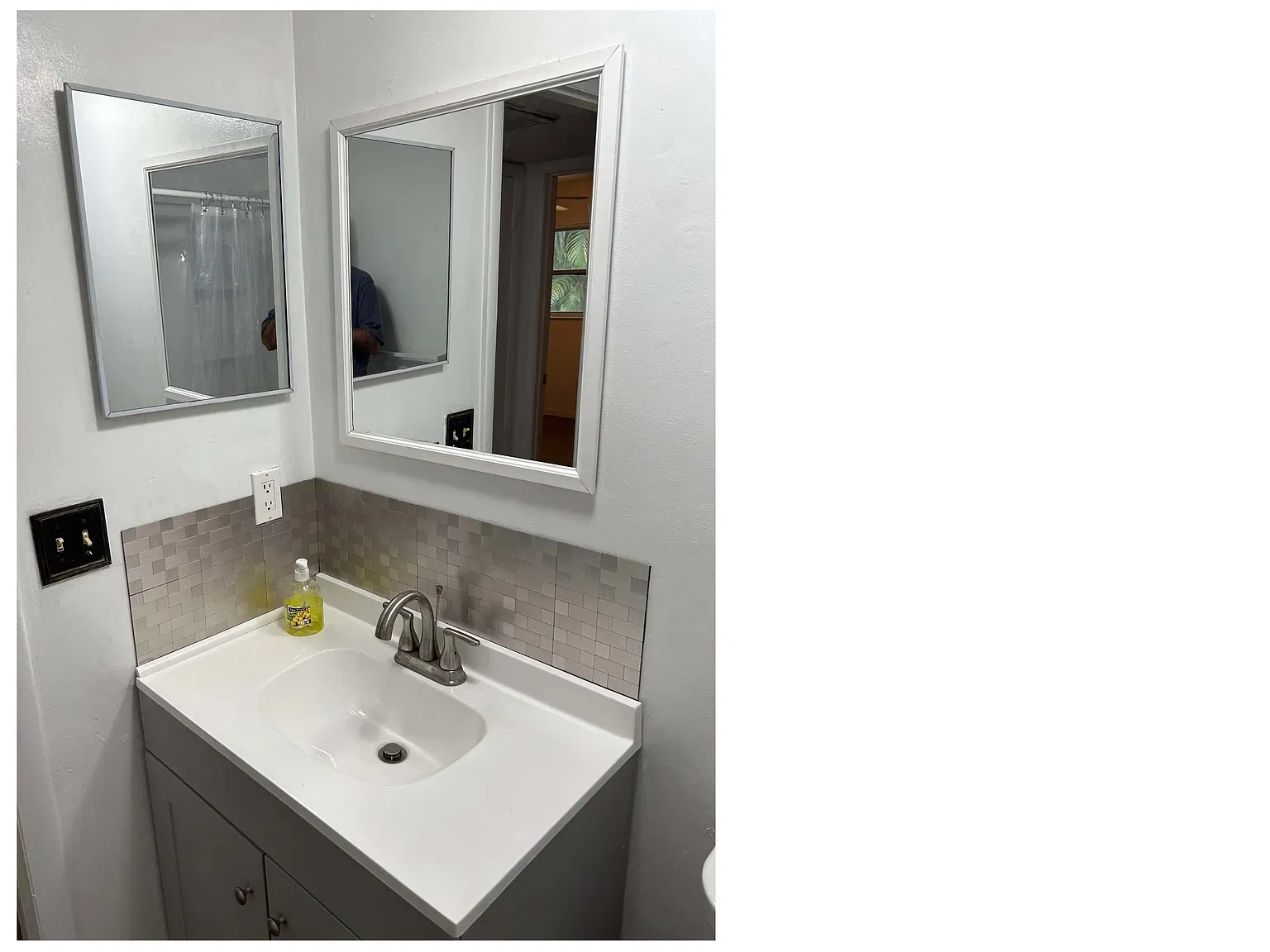 725 Heritage Ln — Photo 3