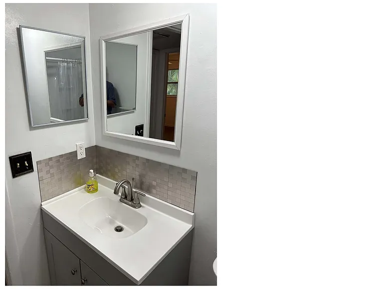 725 Heritage Ln #B — Photo 3