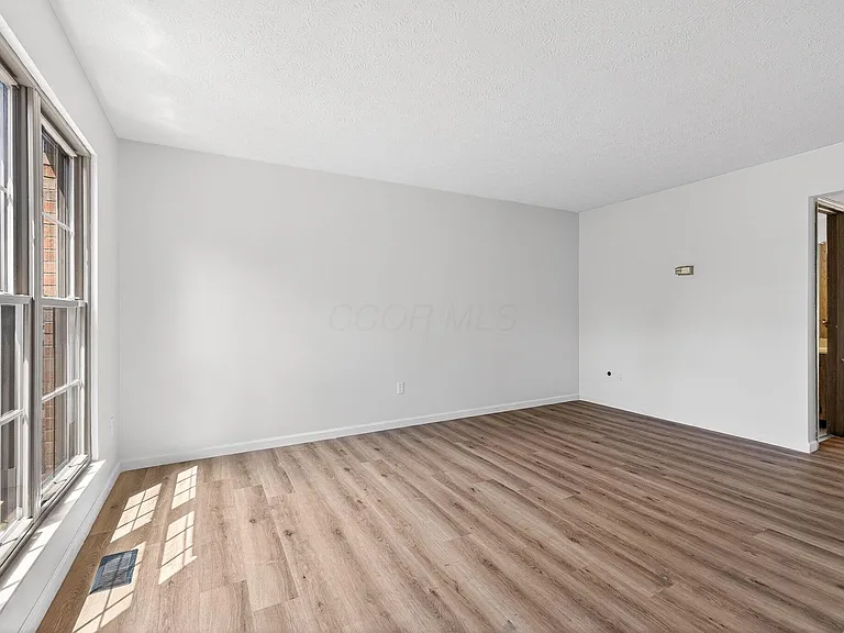 6462 Brookedge Ct — Photo 5