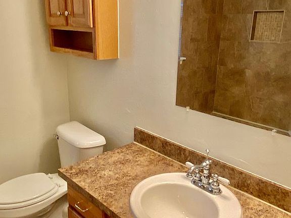 4th image of 728 E Elder Ln