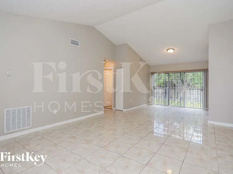 3410 NW 203rd St — Photo 2