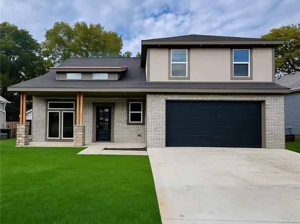 308 E Nichols St, Spring Hill, KS 66083