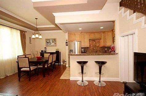 5th image of 631 E Magnolia Blvd Unit 101