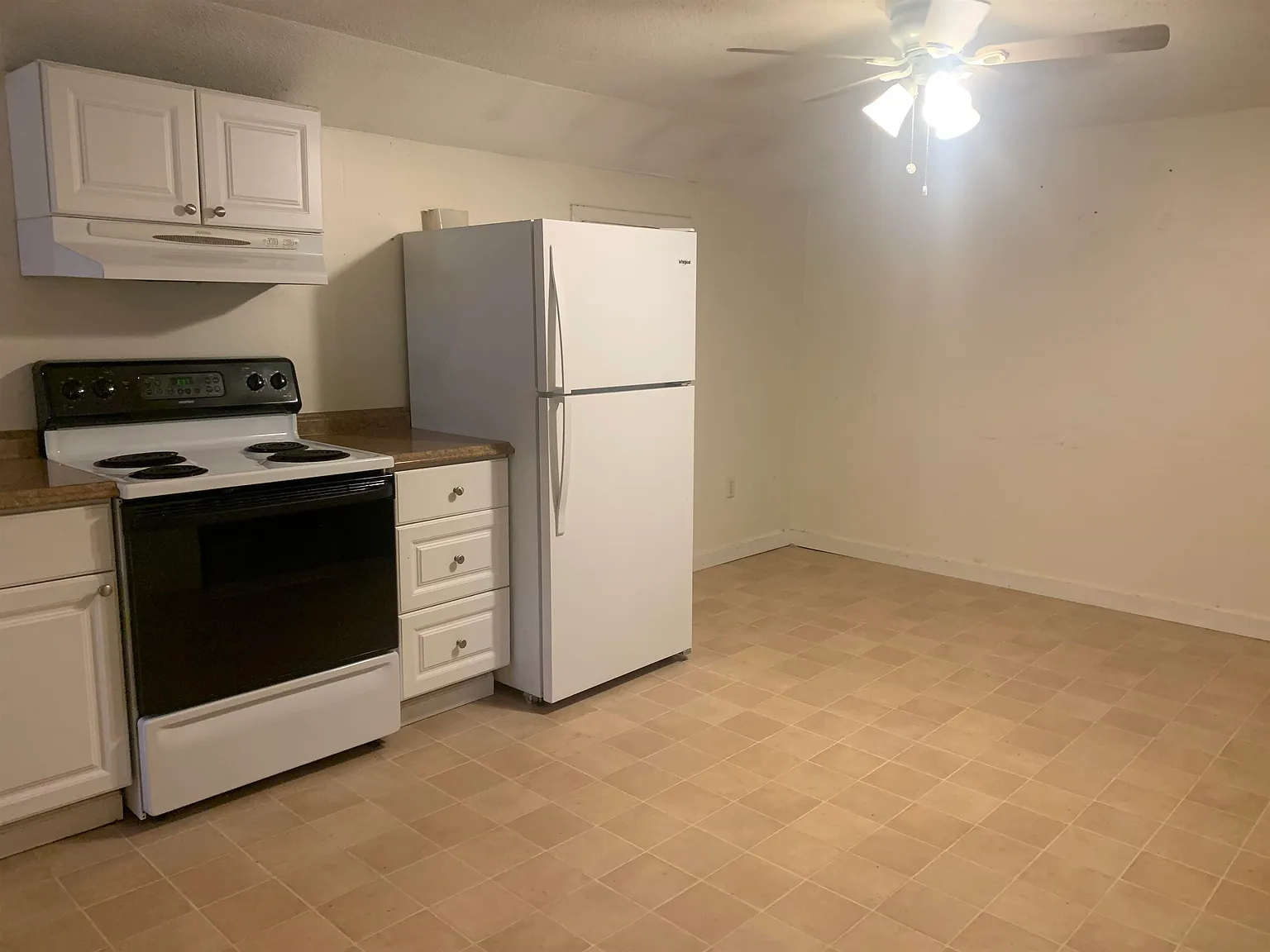 1 bed, 1.0 bath, 700 sqft, $1,595 — Photo 4