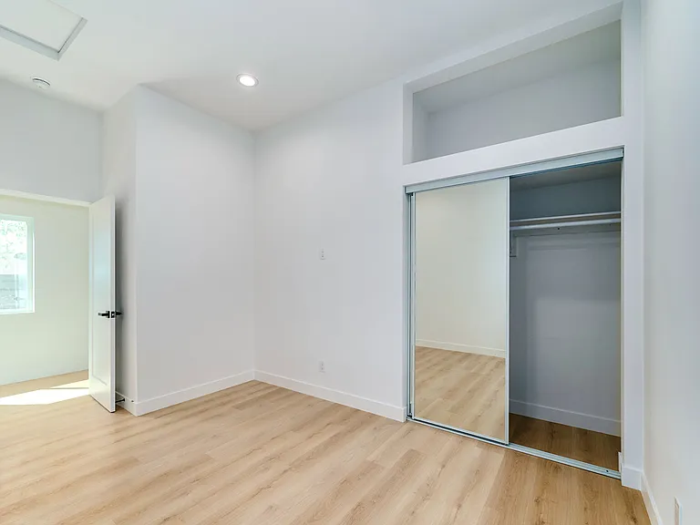 2576 Avenida De Las Plantas #B — Photo 19