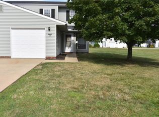 6863 Colonial Dr APT D, Mentor, OH