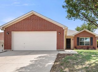 9917 Blue Bell Dr, Fort Worth, TX 76108