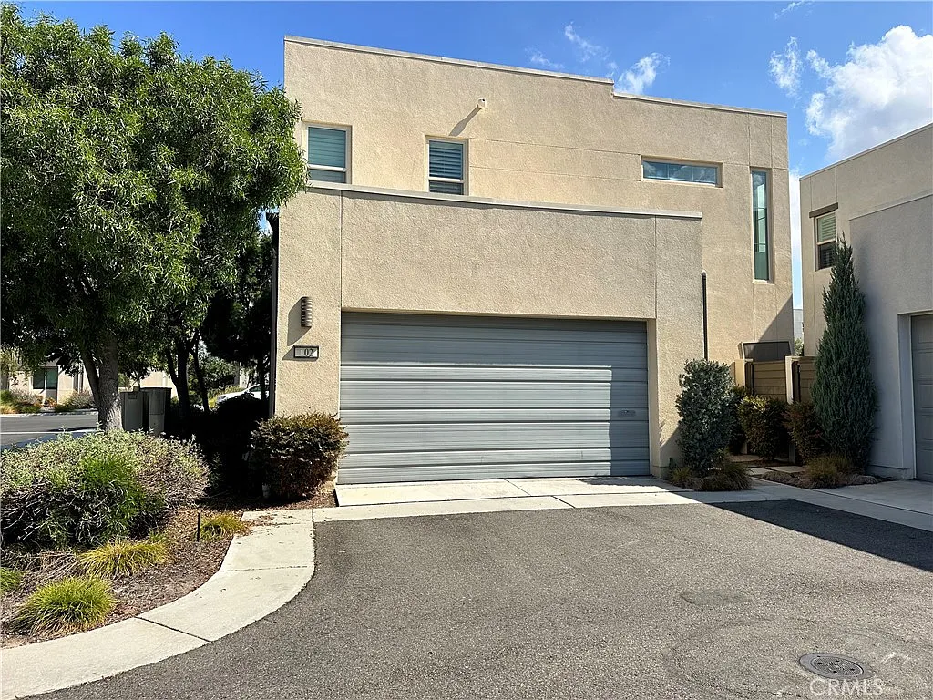 3 bed, 2.5 bath, 1702 sqft, $5,500 — Photo 4