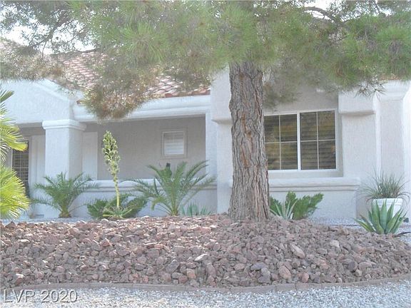 2nd image of 2621 Highvale Dr