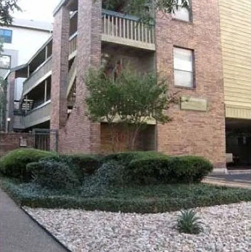 2210 Pearl St Photo 1