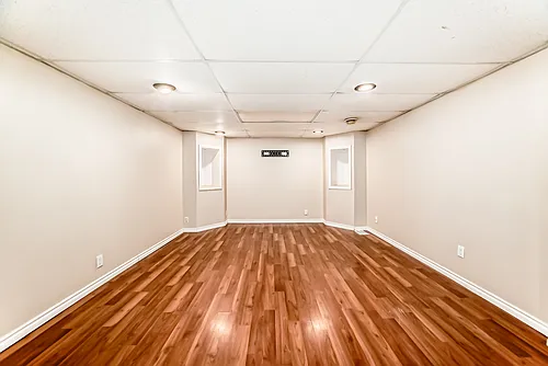 327 Dalhousie Dr #2 Photo 1