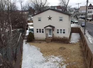 21 Frances St, Mechanicville, NY 12118