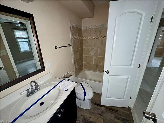 5th image of 1405 Perry St