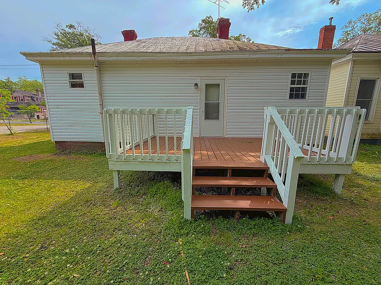 740 Arlington St — Photo 19